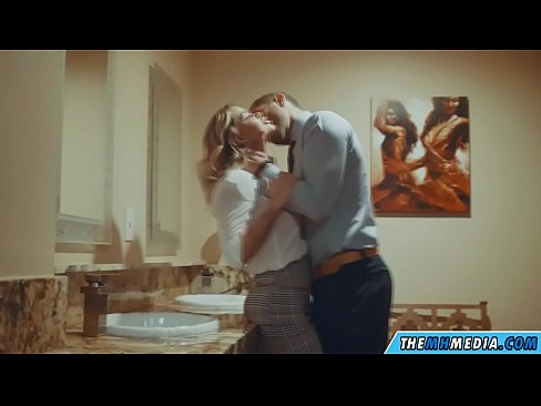 ❤️ Όταν μια πλούσια ξανθιά σε αποπλανεί σε μια δημόσια τουαλέτα ❤❌  στο el.thebestfetishsites.ru ❌❤